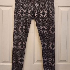 BCG Black and Gray GrafficPatterned Leggings Sz M